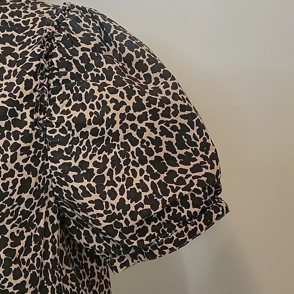 J Crew, Size S, Animal Print Puff Sleeve Poplin Top.  Black and Tan. New Cond.